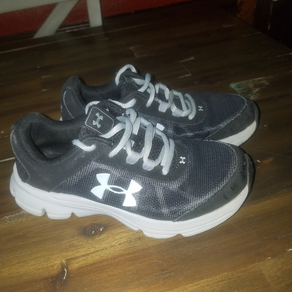 YOUTH BOYS UNDER ARMOUR